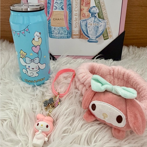 Hello Kitty Bundle of Tumbler, Bag Charm and Spa Headband Brand New! - Picture 1 of 4
